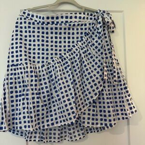 Vineyard vines ruffle skirt